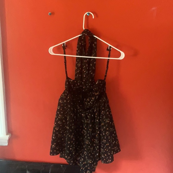 Floral halter Romper - Picture 3 of 3